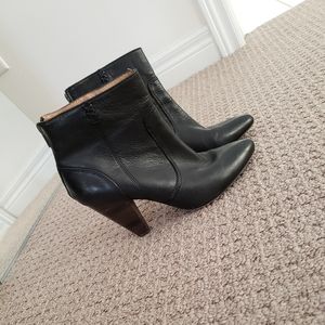 Frye Regina Bootie